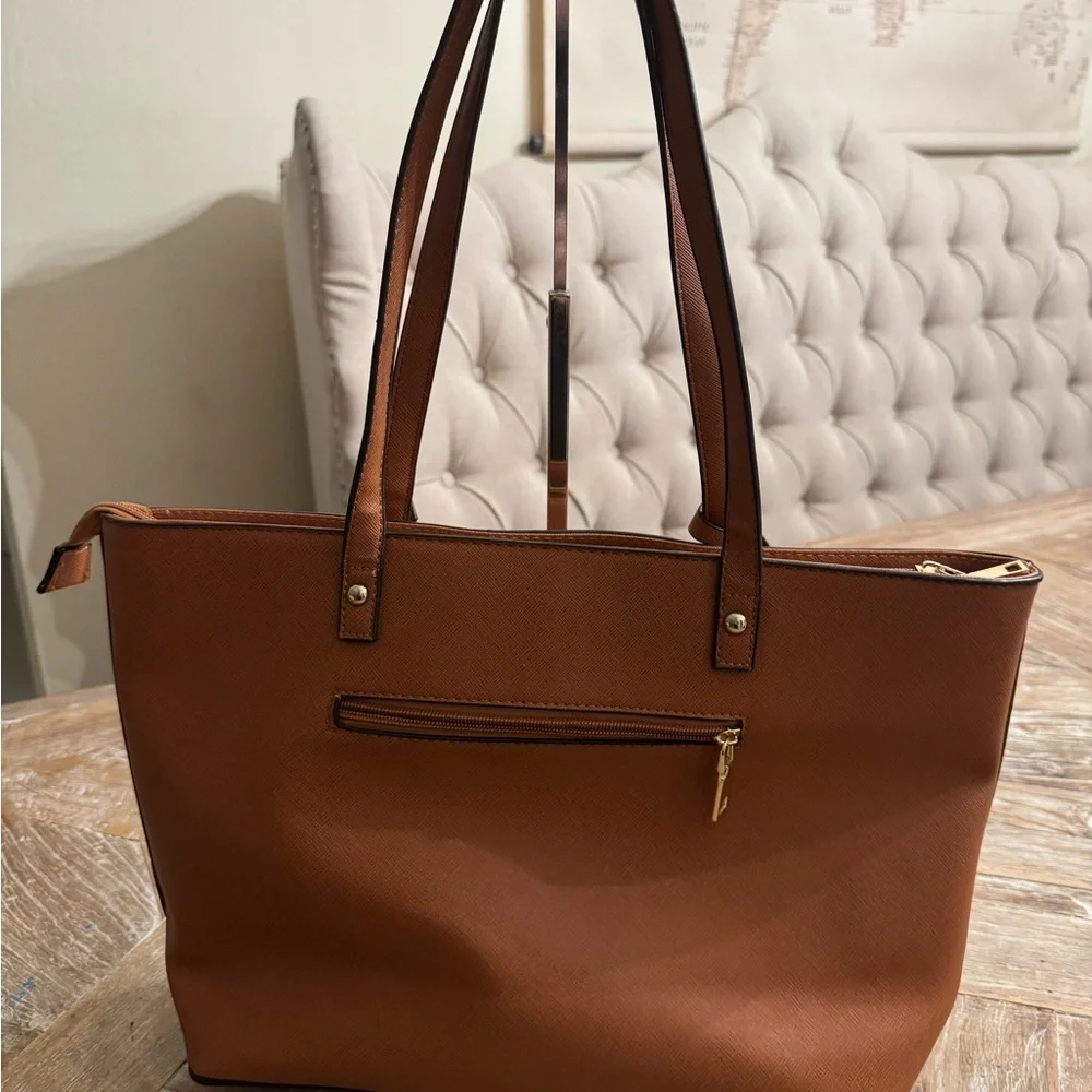 Elim & Paul Tote
